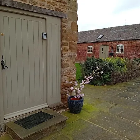 Castle Court Apartment *